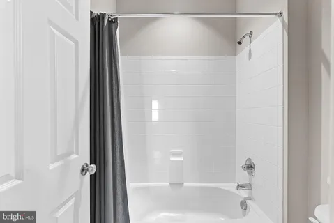 $1,200,000 | 35829 Peninsula Court, Round Hill, VA 20141