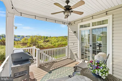 $1,200,000 | 35829 Peninsula Court, Round Hill, VA 20141