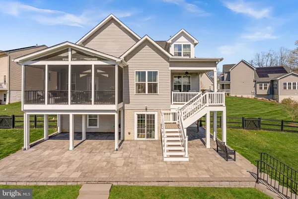 $1,200,000 | 35829 Peninsula Court, Round Hill, VA 20141