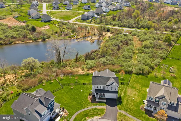 $1,200,000 | 35829 Peninsula Court, Round Hill, VA 20141