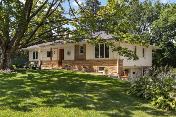 $550,000 | 4900 Frontenac Avenue, Golden Valley, MN 55422