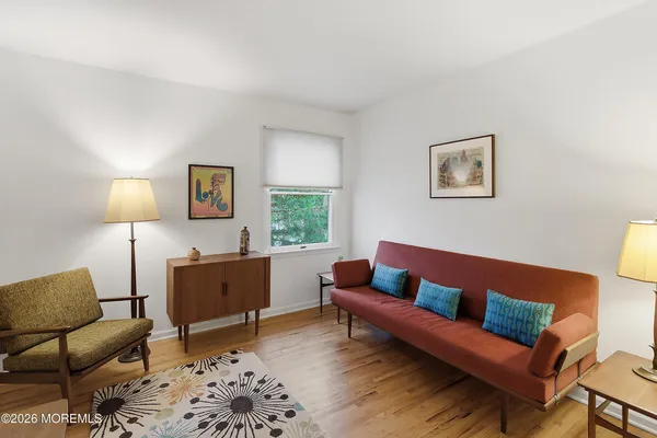 $699,999 | 266 Union Hill Road, Manalapan, NJ 07726