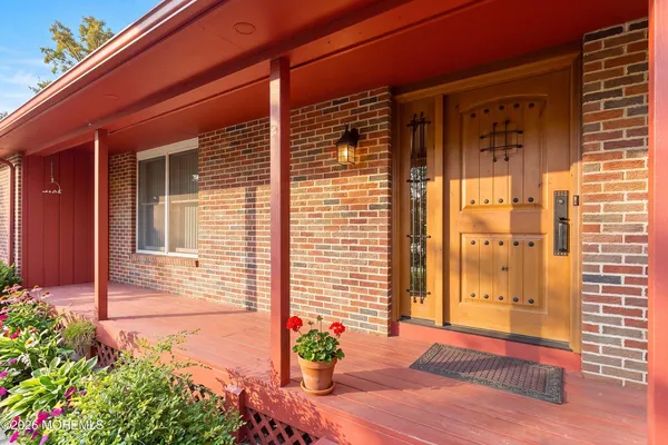 $699,999 | 266 Union Hill Road, Manalapan, NJ 07726