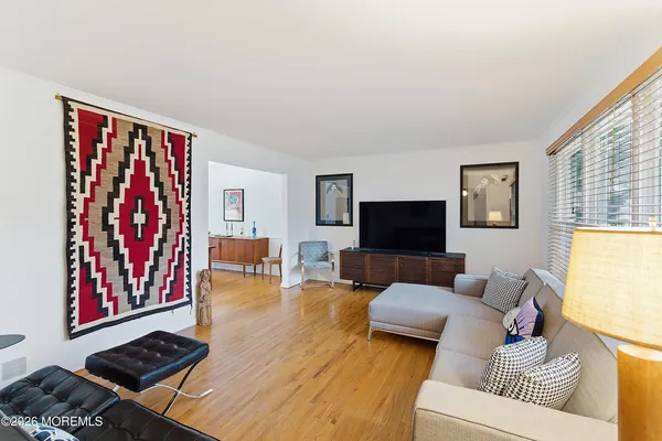 $699,999 | 266 Union Hill Road, Manalapan, NJ 07726