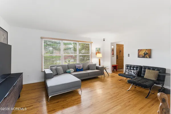 $699,999 | 266 Union Hill Road, Manalapan, NJ 07726