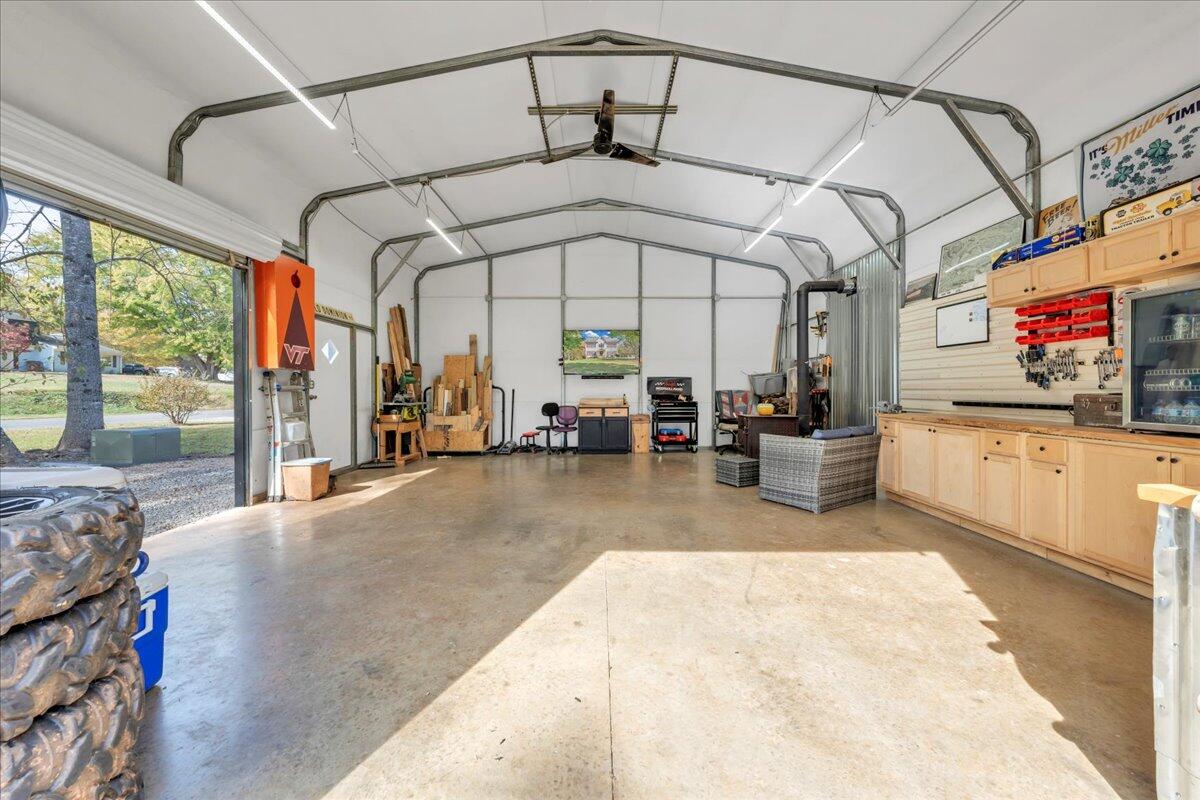 780 Farmington Road Hardy, VA 24101 - Photo 36 of 50 a view of an entryway with a lot of stuff