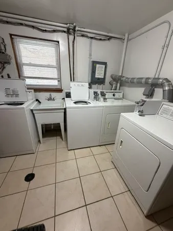 $1,800 | 7612 West Belmont Avenue, Unit 1N, Chicago, IL 60634