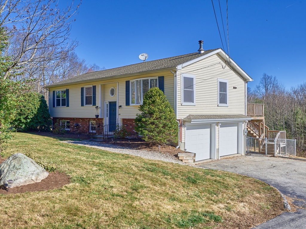139 Freeman Road Charlton, MA 01507 - Photo 4 of 30