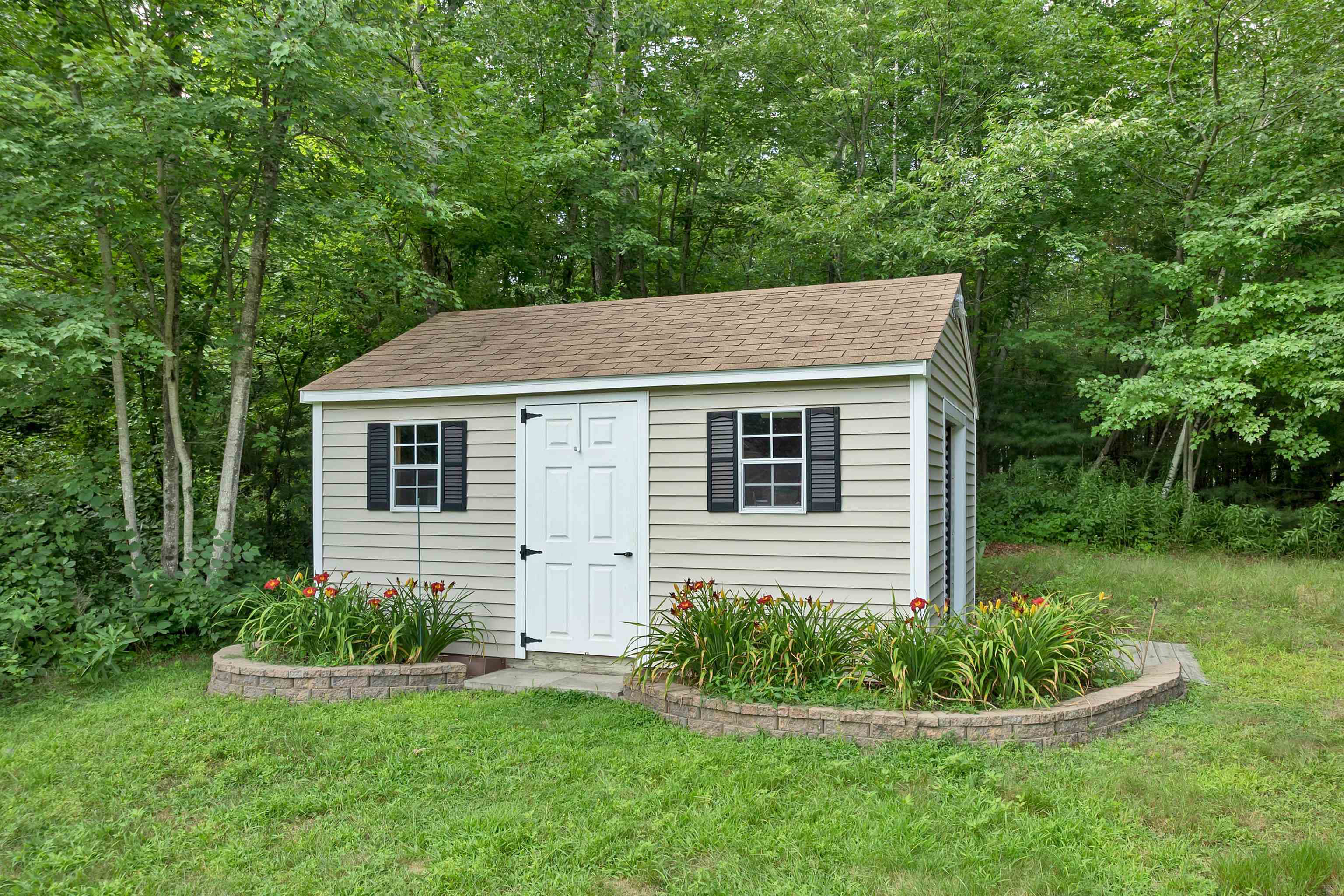 112 Pinecrest Road Litchfield, NH 03052 - Photo 45 of 50 Gallery Image 45