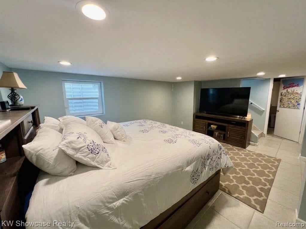 6735 Cooley Lake Road West Bloomfield, MI 48324 - Photo 36 of 41 Gallery Image 36