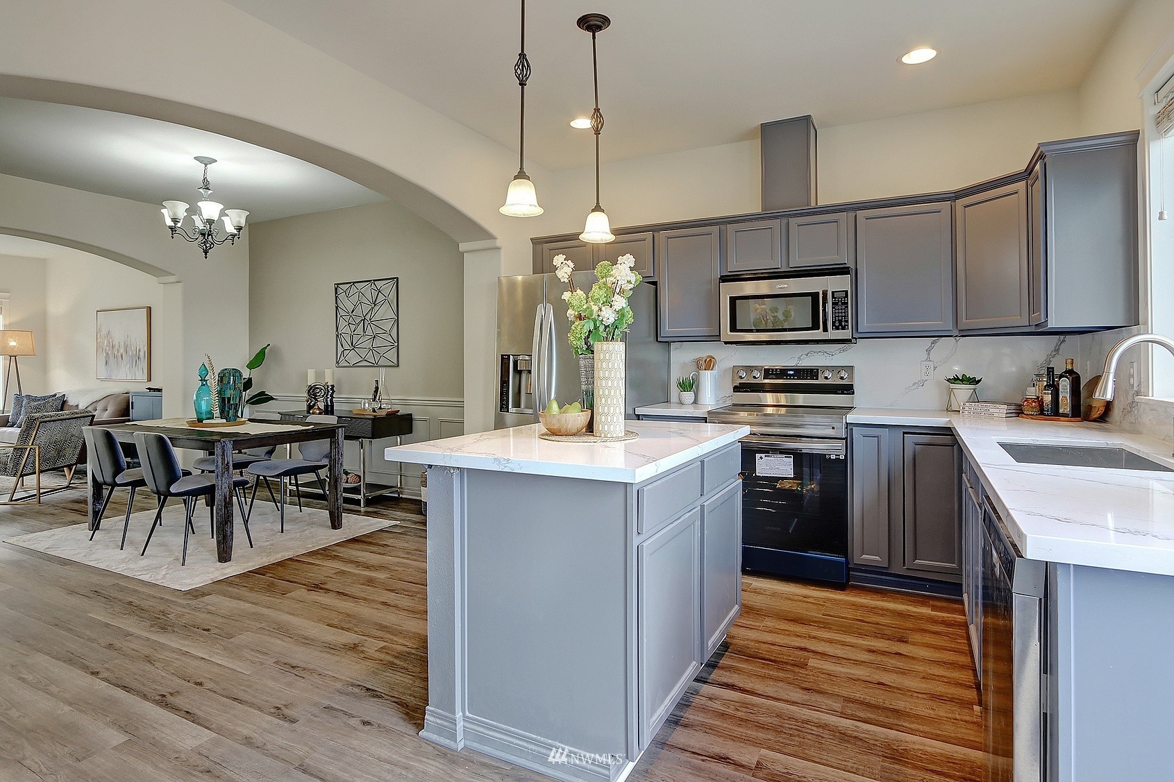 517 Pilchuck Path Everett, WA 98201 - Photo 4 of 28 Gallery Image 4
