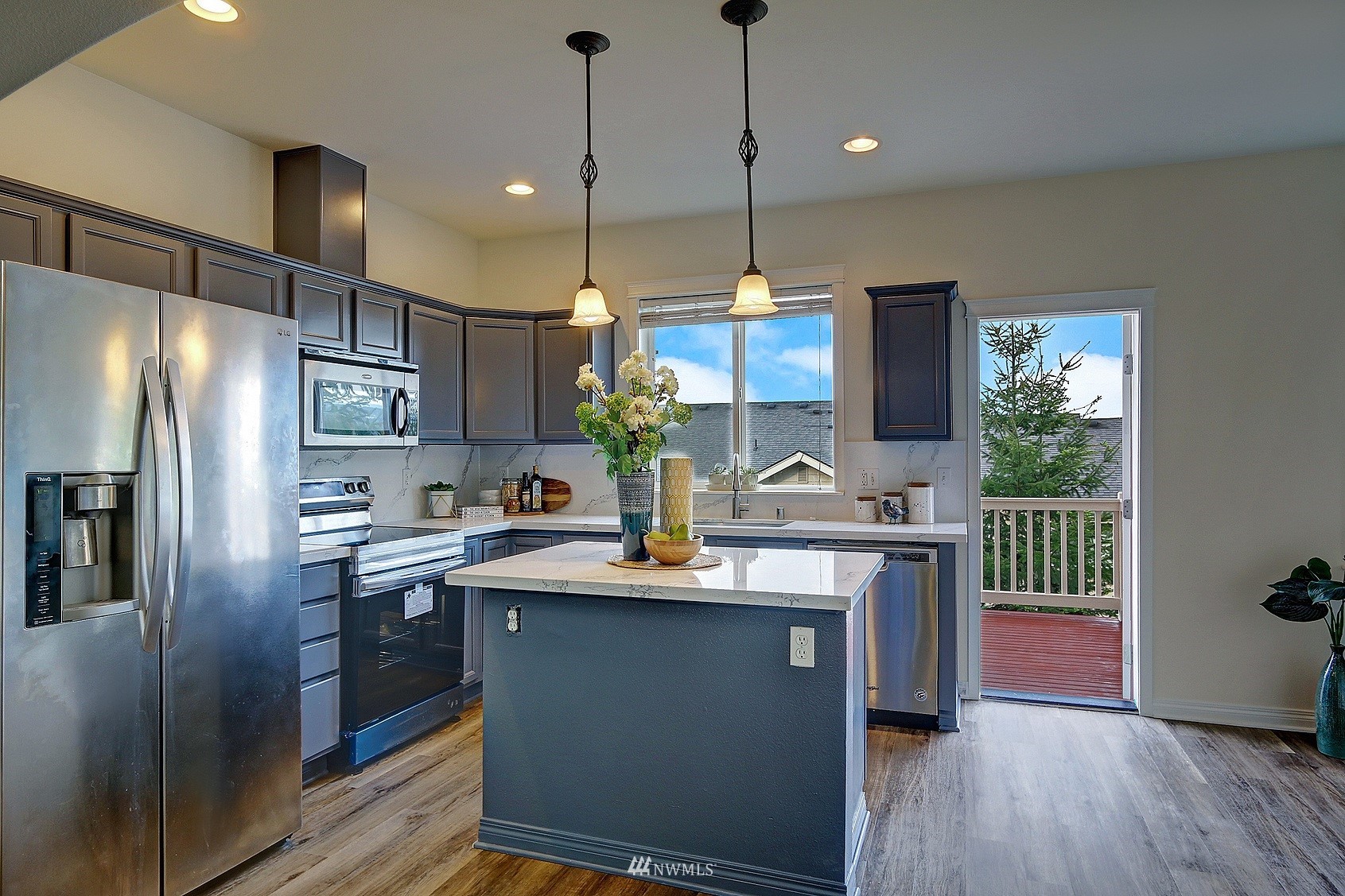 517 Pilchuck Path Everett, WA 98201 - Photo 8 of 28 Gallery Image 8