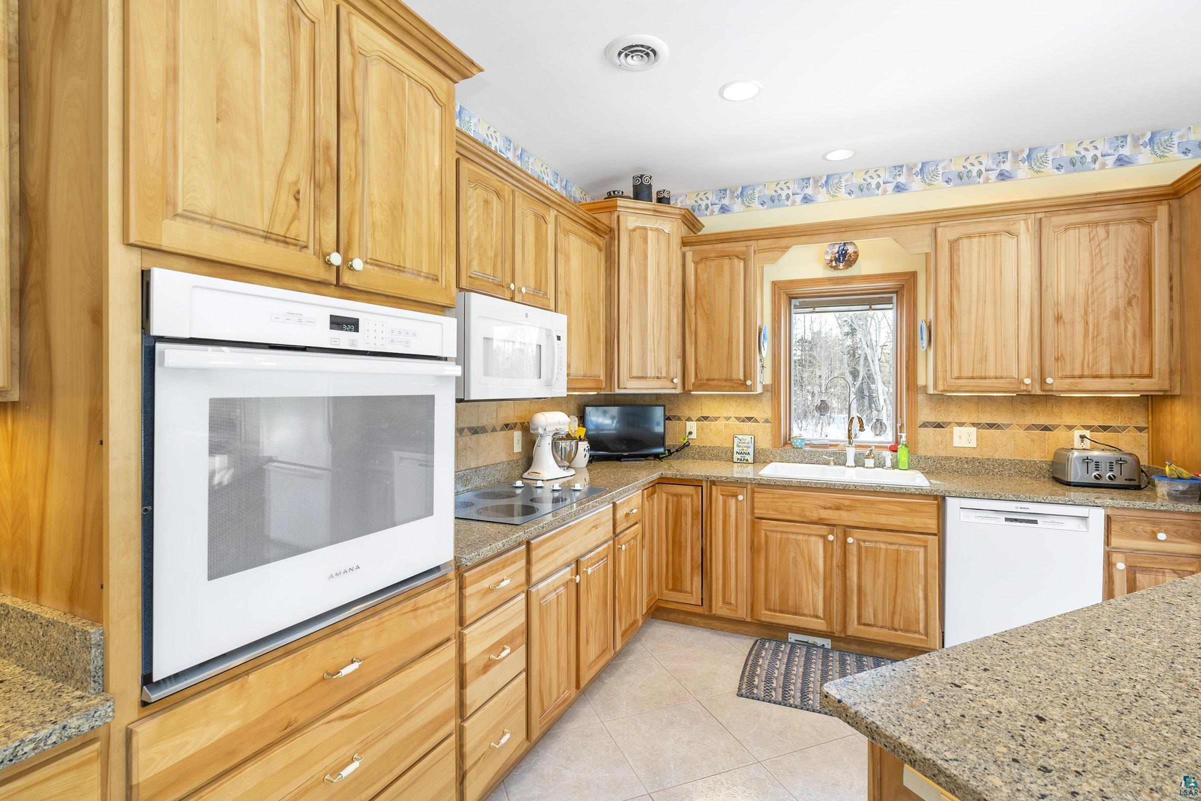 601 Valley Road Two Harbors, MN 55616 - Photo 5 of 48