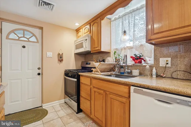 $330,000 | 9208 Exeter Road, Philadelphia, PA 19114