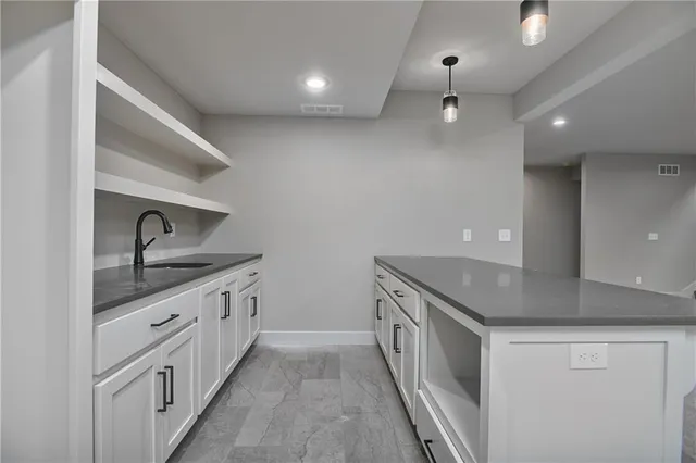 $831,775 | 24621 West 60th Street, Shawnee, KS 66226