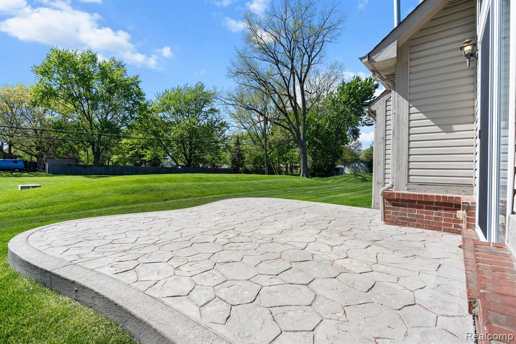37325 Ryan Road Sterling Heights, MI 48310 - Photo 40 of 58