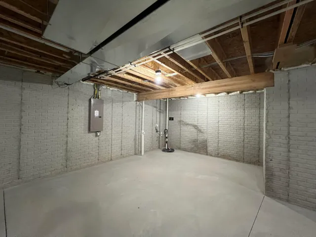 $819,900 | W221-n3075 Greenwood Road, Waukesha, WI 53186