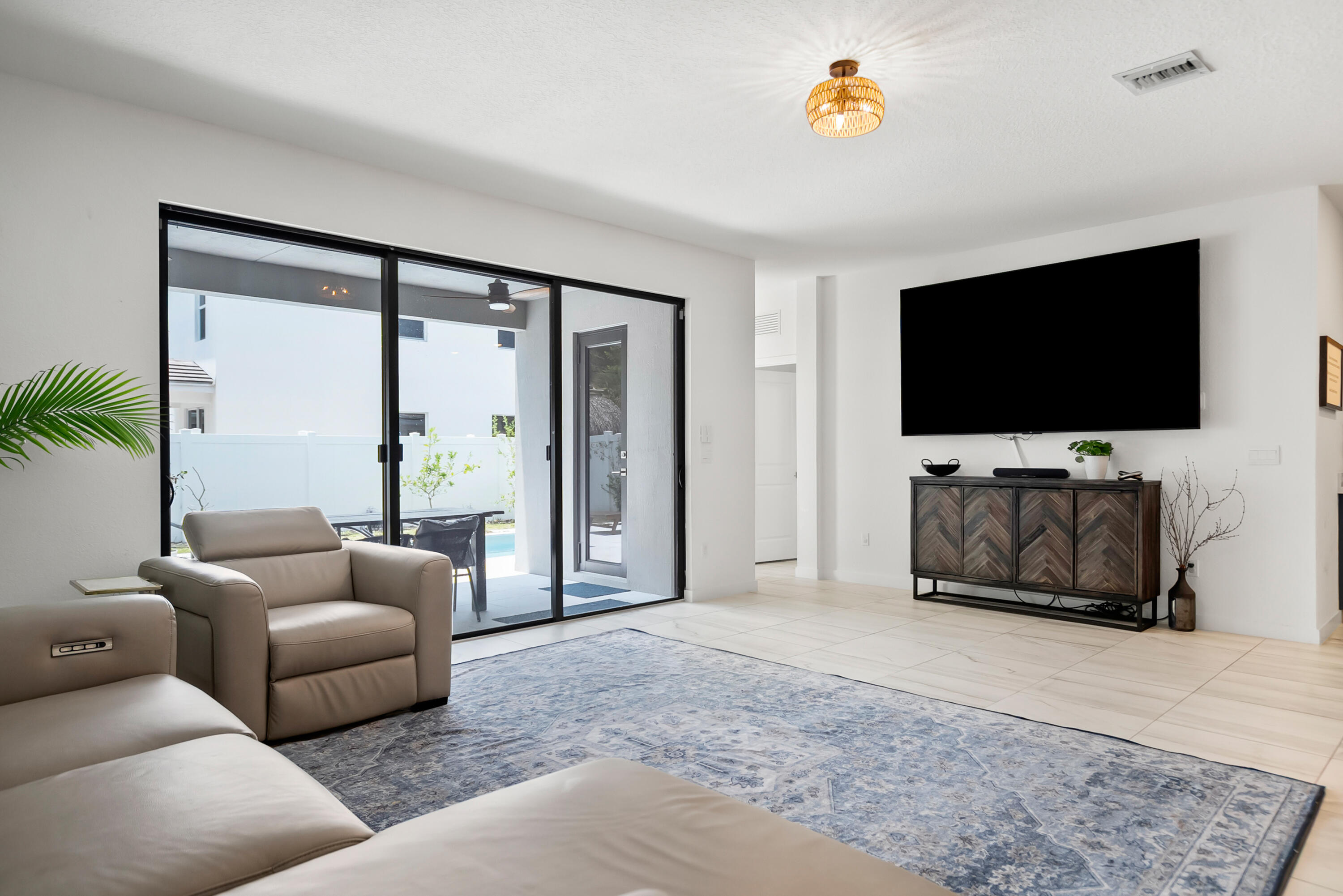 7102 Rockwood Road Jupiter, FL 33458 - Photo 14 of 41 Living