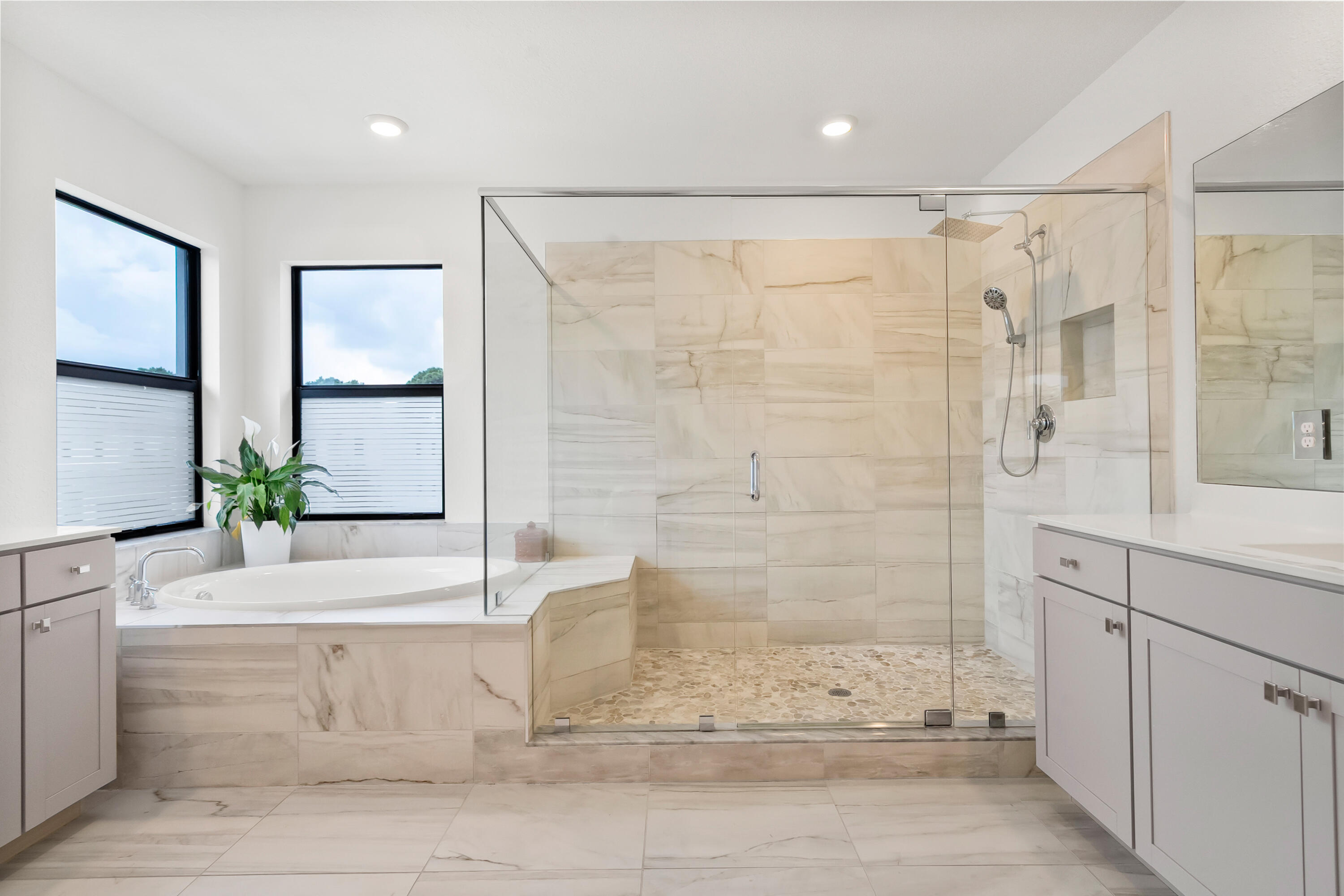 7102 Rockwood Road Jupiter, FL 33458 - Photo 28 of 41 Primary Spa like Bath