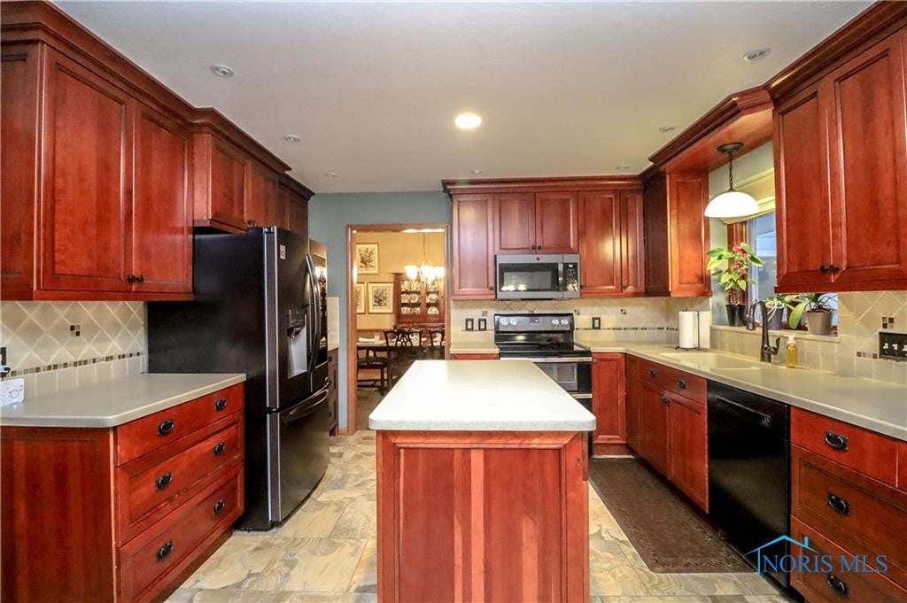 306 Ridgepoint Circle Waterville, OH 43566 - Photo 6 of 28 Gallery Image 6