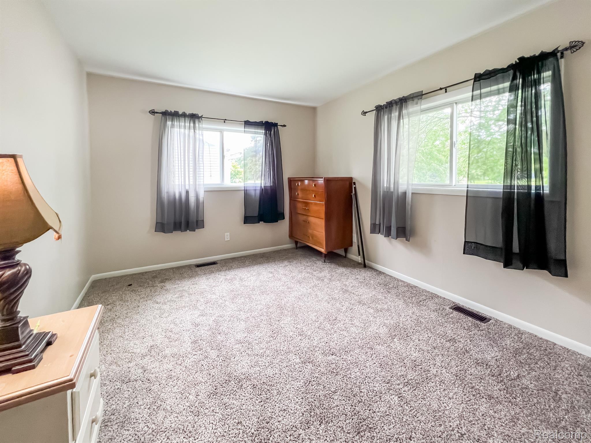 2109 Dutcher Road Flint, MI 48532 - Photo 16 of 23 Gallery Image 16