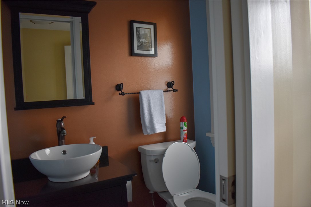 1138 Elmwood Road Cleveland, OH 44124 - Photo 12 of 18 Gallery Image 12