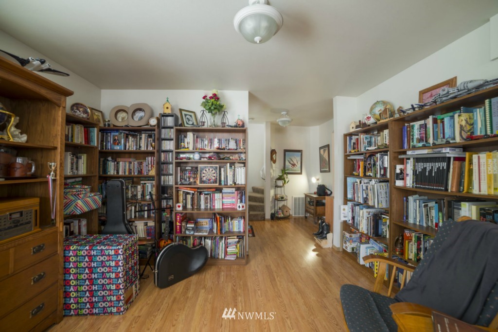 1827 Walnut Street, Unit B Everett, WA 98201 - Photo 3 of 19 Gallery Image 3