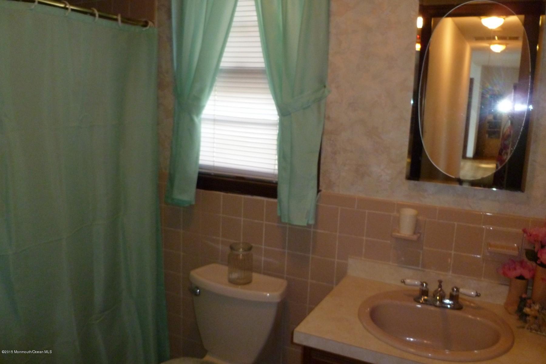 50 White Road Shrewsbury, NJ 07702 - Photo 12 of 16 Image00014