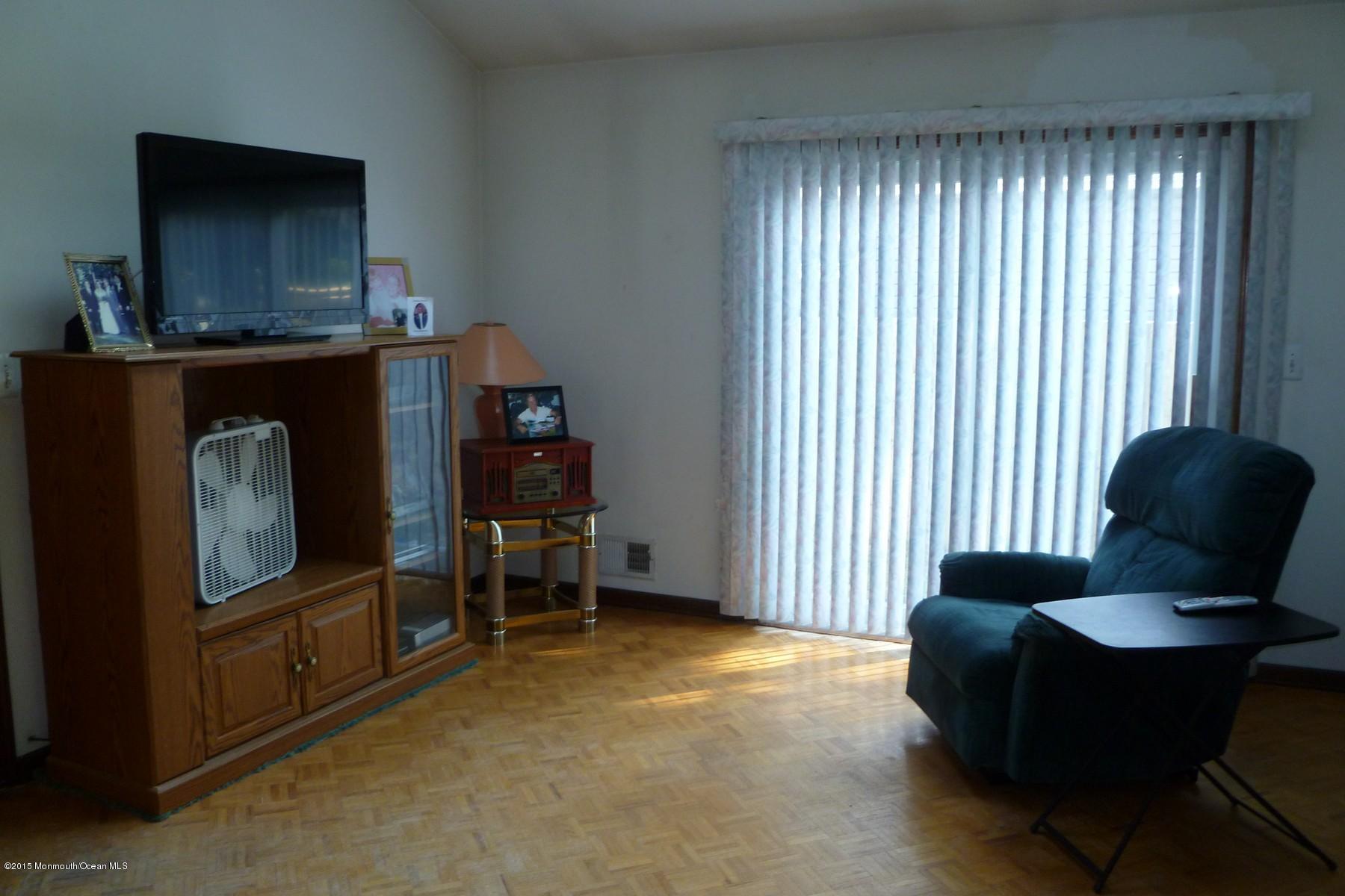 50 White Road Shrewsbury, NJ 07702 - Photo 3 of 16 Image00002