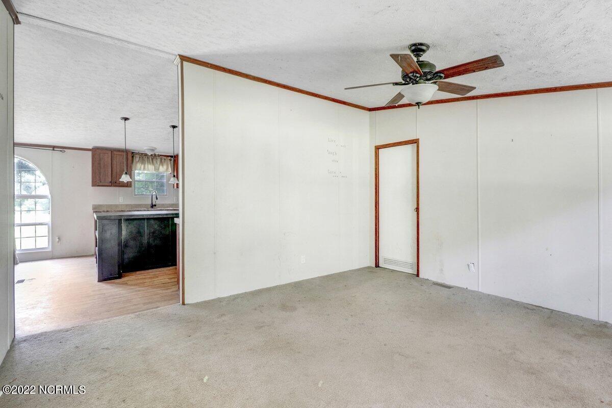827 Spring Creek Road Aurora, NC 27806 - Photo 6 of 29 827 Spring Creek Rd-13