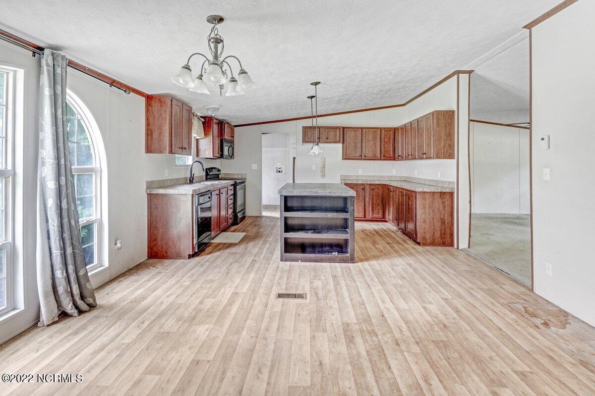 827 Spring Creek Road Aurora, NC 27806 - Photo 7 of 29 827 Spring Creek Rd-14