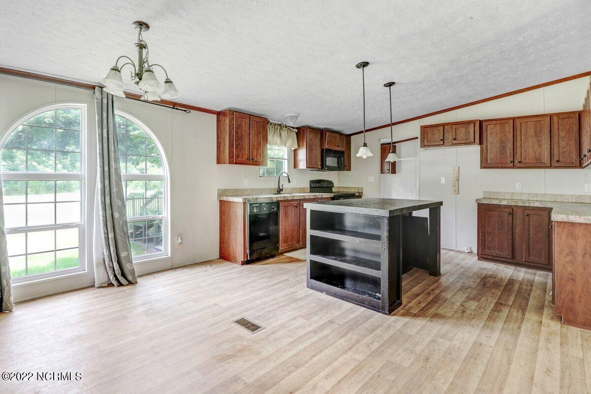 827 Spring Creek Road Aurora, NC 27806 - Photo 9 of 29 827 Spring Creek Rd-16