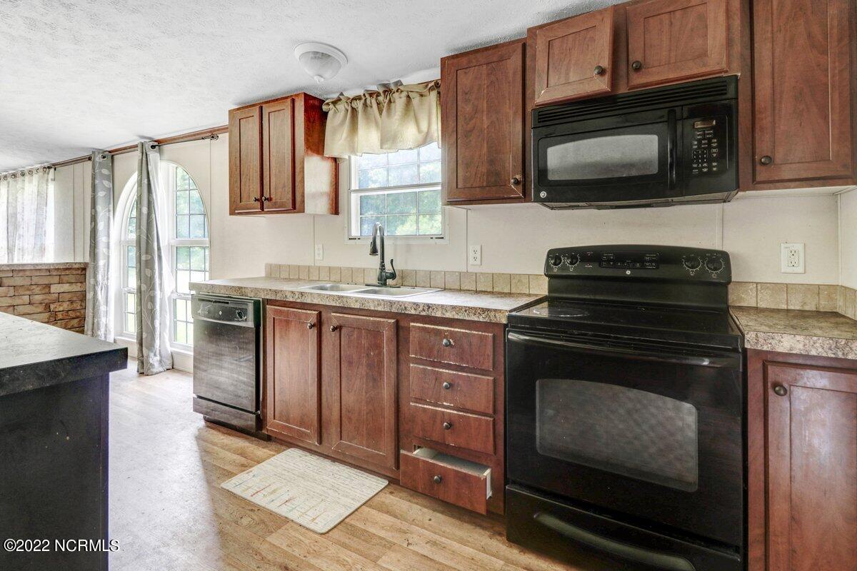 827 Spring Creek Road Aurora, NC 27806 - Photo 10 of 29 827 Spring Creek Rd-17