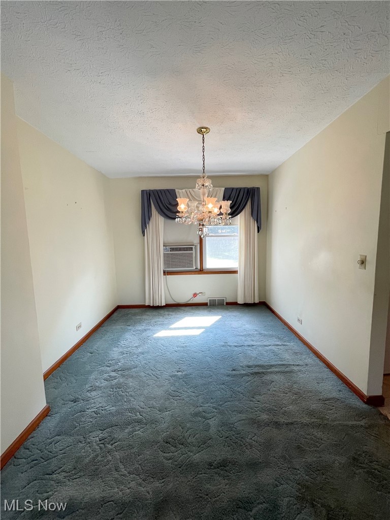 30130 Ridge Road Wickliffe, OH 44092 - Photo 3 of 15 Dining space
