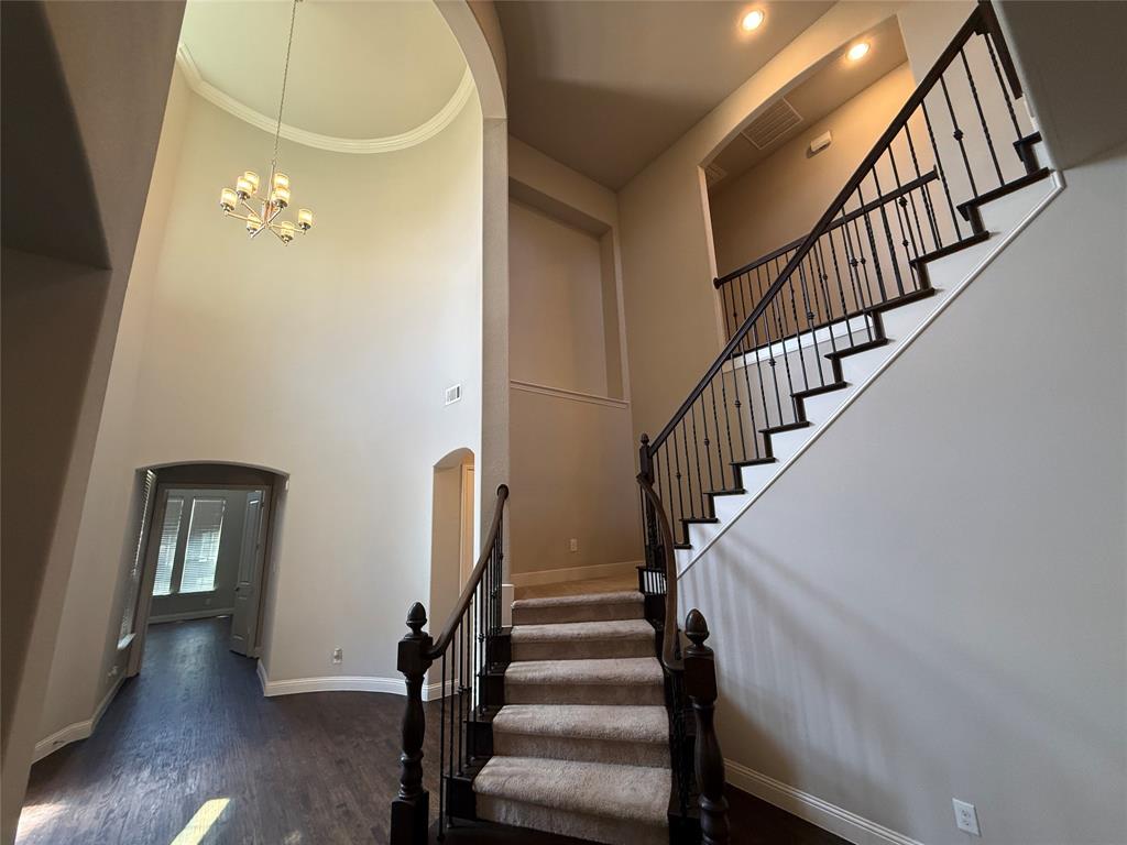 1101 Prairie Ridge Lane Arlington, TX 76005 - Photo 5 of 40