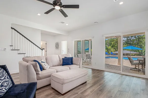 $1,325,000 | 111 Seagull Path, Point Blank, TX 77364