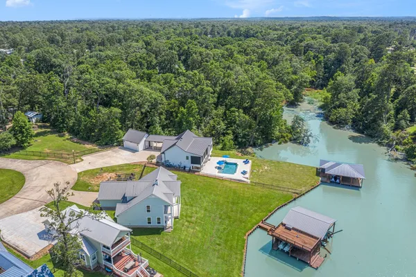 $1,325,000 | 111 Seagull Path, Point Blank, TX 77364