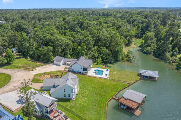 $1,325,000 | 111 Seagull Path, Point Blank, TX 77364