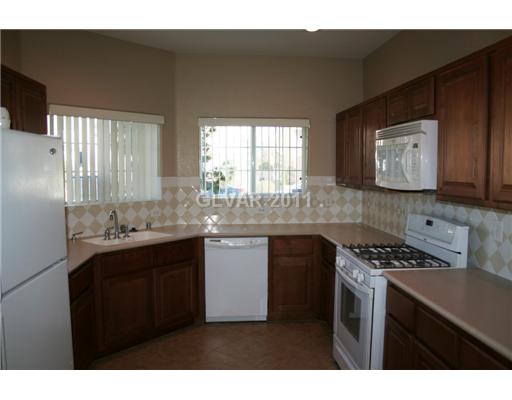 5899 Crumbling Ridge Street Henderson, NV 89011 - Photo 2 of 11 Kitchen.