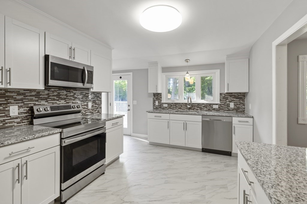 56 Dean Road Holliston, MA 01746 - Photo 3 of 37 Gallery Image 3