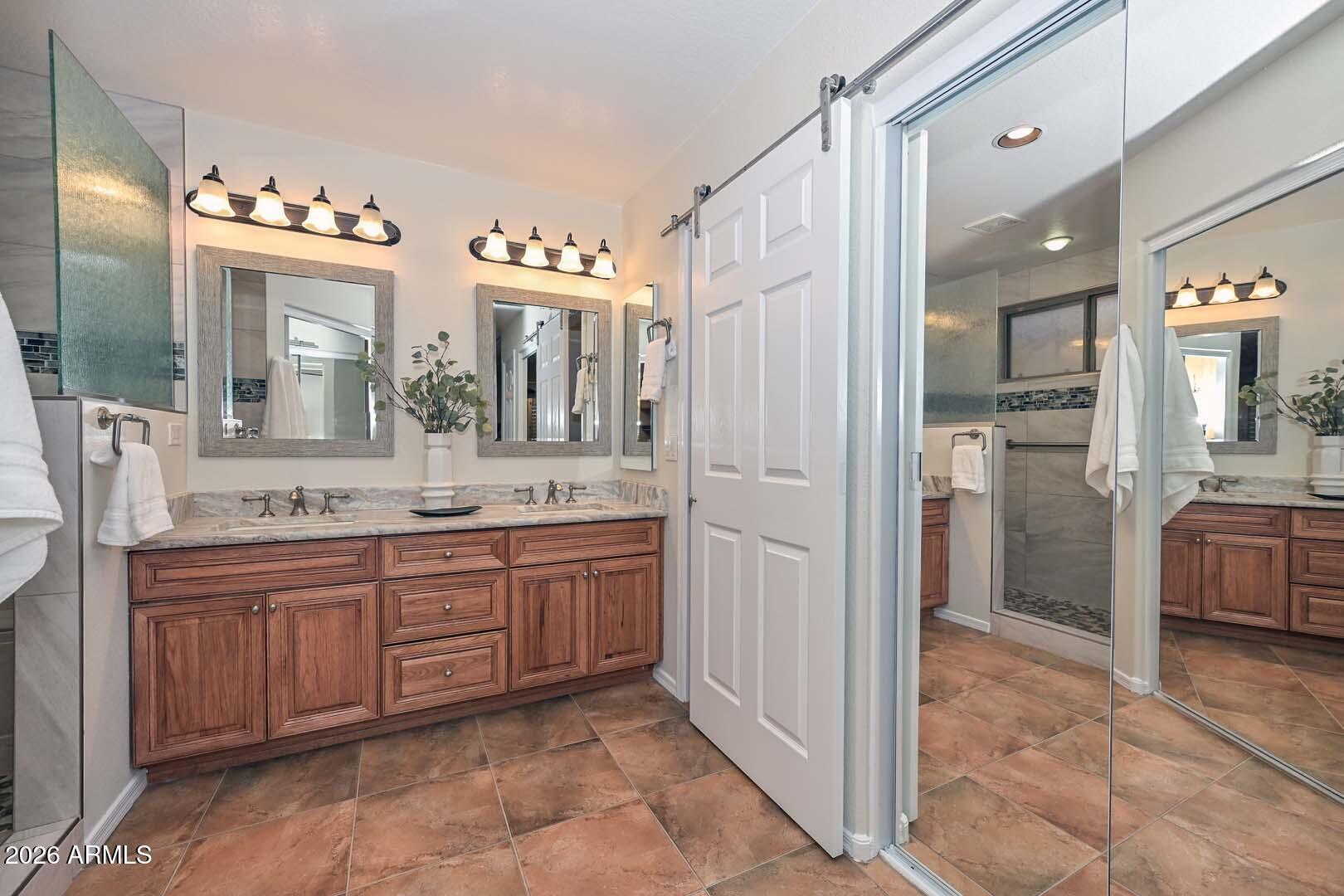 16081 Piccadilly Road Goodyear, AZ 85395 - Photo 22 of 47 Primary Bath