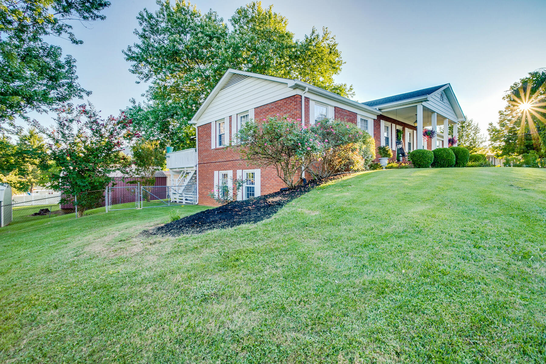206 Mayflower Road Johnson City, TN 37601 - Photo 3 of 47 003