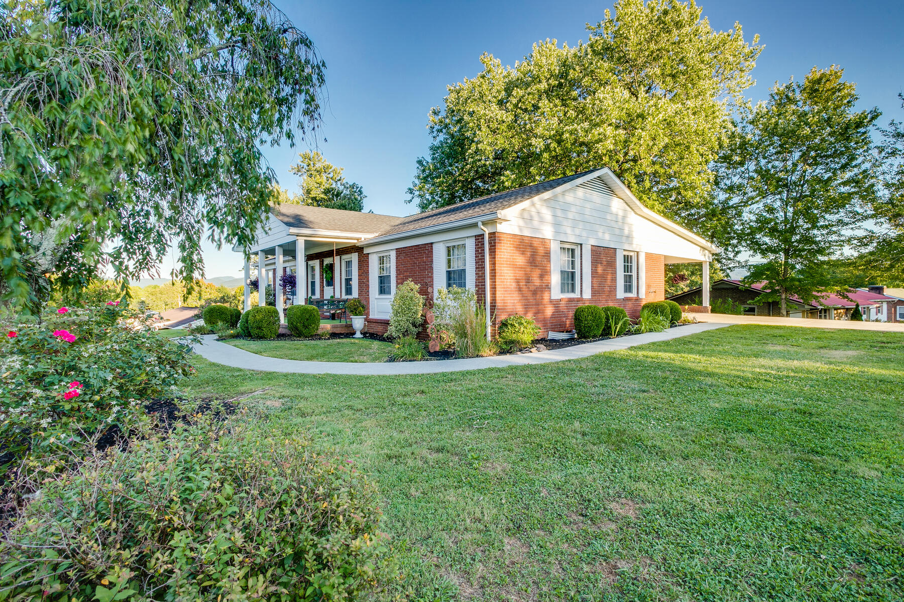 206 Mayflower Road Johnson City, TN 37601 - Photo 5 of 47 005