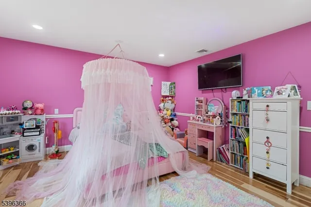 $1,100,000 | 69 Colonial Road, Wayne, NJ 07470