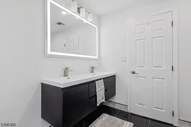 $1,100,000 | 69 Colonial Road, Wayne, NJ 07470