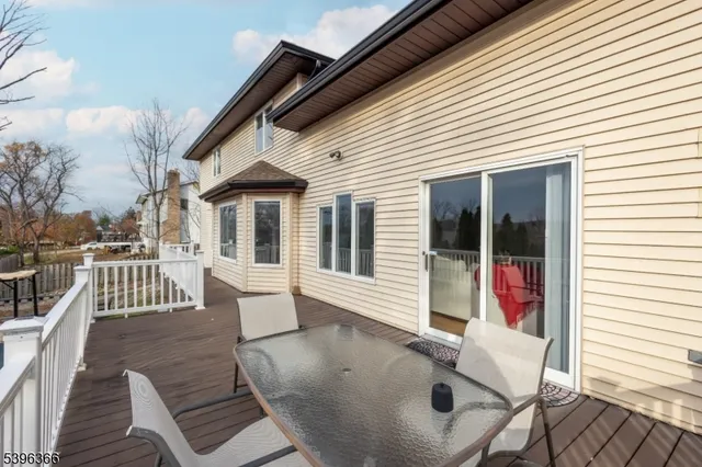 $1,100,000 | 69 Colonial Road, Wayne, NJ 07470