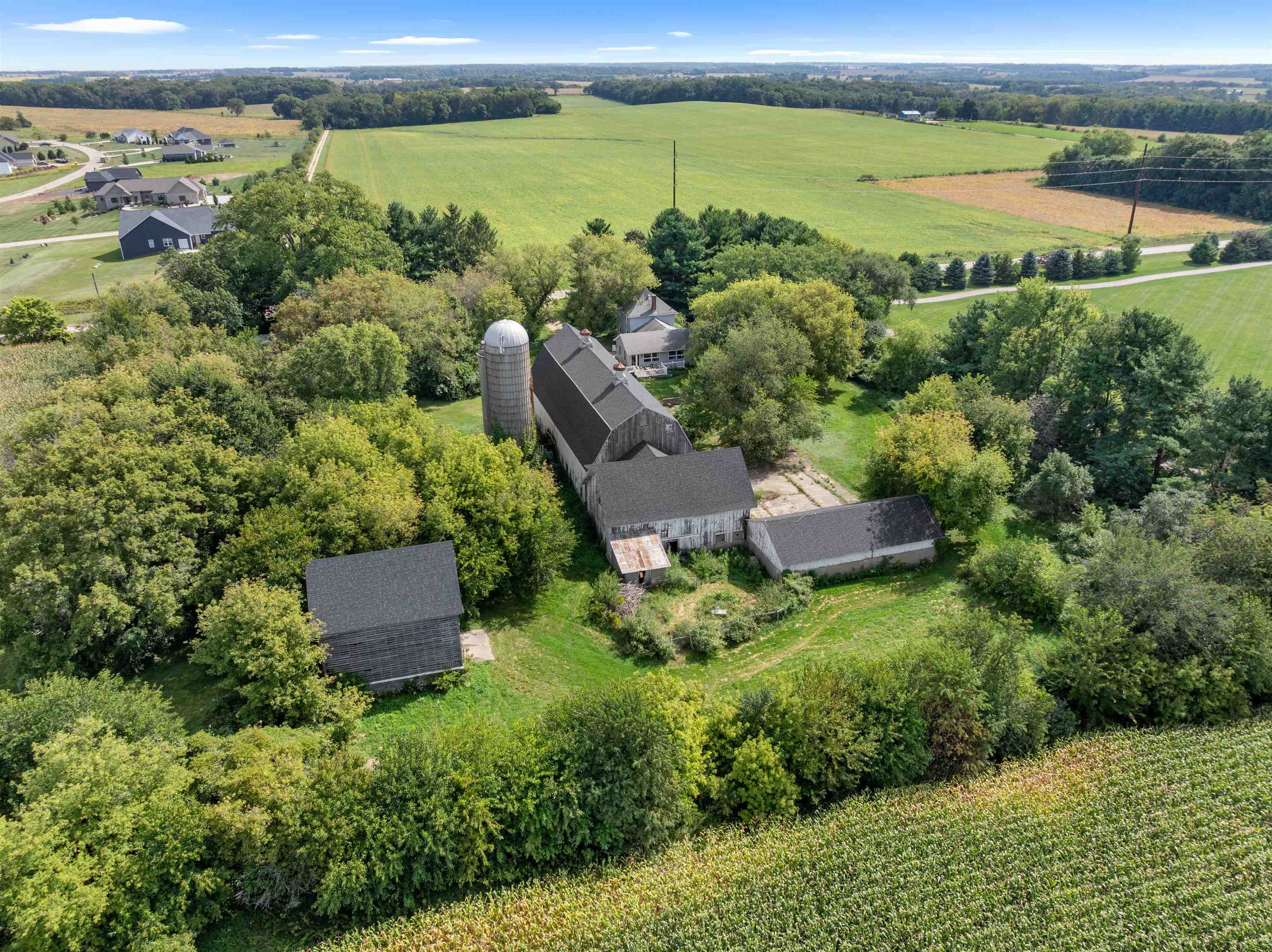 1610 South Turtle Town Hall Road Beloit, WI 53511 - Photo 10 of 51