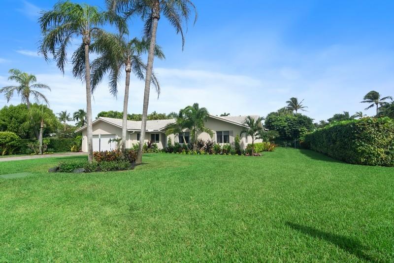 183 Beacon Lane Jupiter Inlet Colony, FL 33469 - Photo 1 of 39 Front