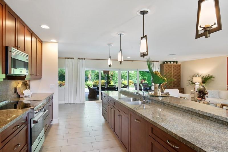 183 Beacon Lane Jupiter Inlet Colony, FL 33469 - Photo 14 of 39 11_183BeaconLane_177002_Kitchen_FlexMLS8