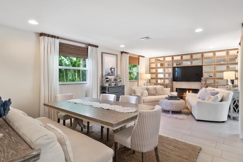 183 Beacon Lane Jupiter Inlet Colony, FL 33469 - Photo 20 of 39 16_183BeaconLane_95_FamilyRoomDiningRoom